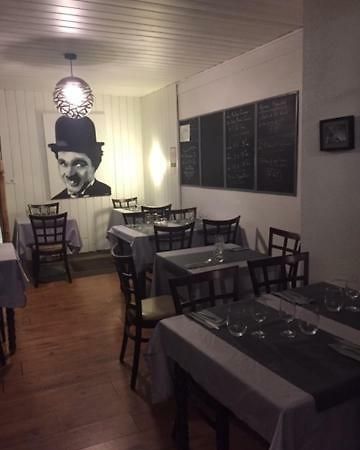 Hotel La Tour D'Auvergne Pont-lʼAbbé 외부 사진