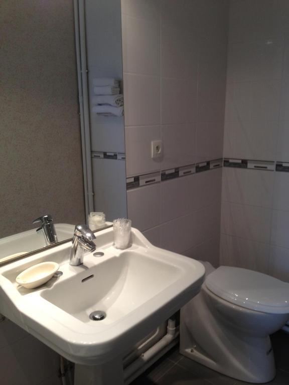 Hotel La Tour D'Auvergne Pont-lʼAbbé 객실 사진